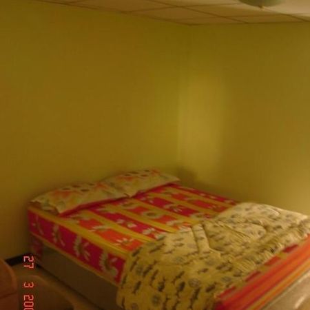 Kaset Guesthouse Бангкок Номер фото