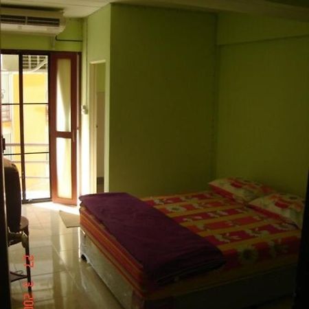 Kaset Guesthouse Бангкок Номер фото